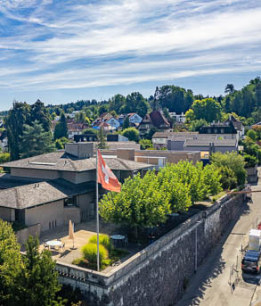 Walthersburg mit Schweizer Fahne